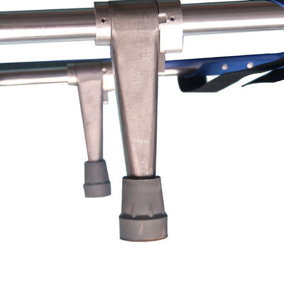 Le dossier est réglable sur une civière pliable, les pieds et les roues de support.