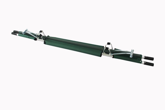 Des brancards en alliage d'aluminium pliable en cuir d'Oxford transportant les blessés