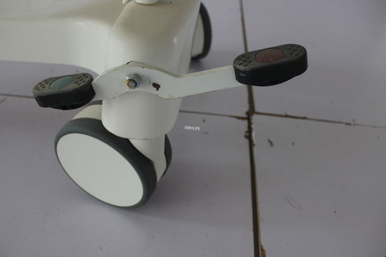 Télécharger manuellement le véhicule de transfert de patients avec des rails latéraux